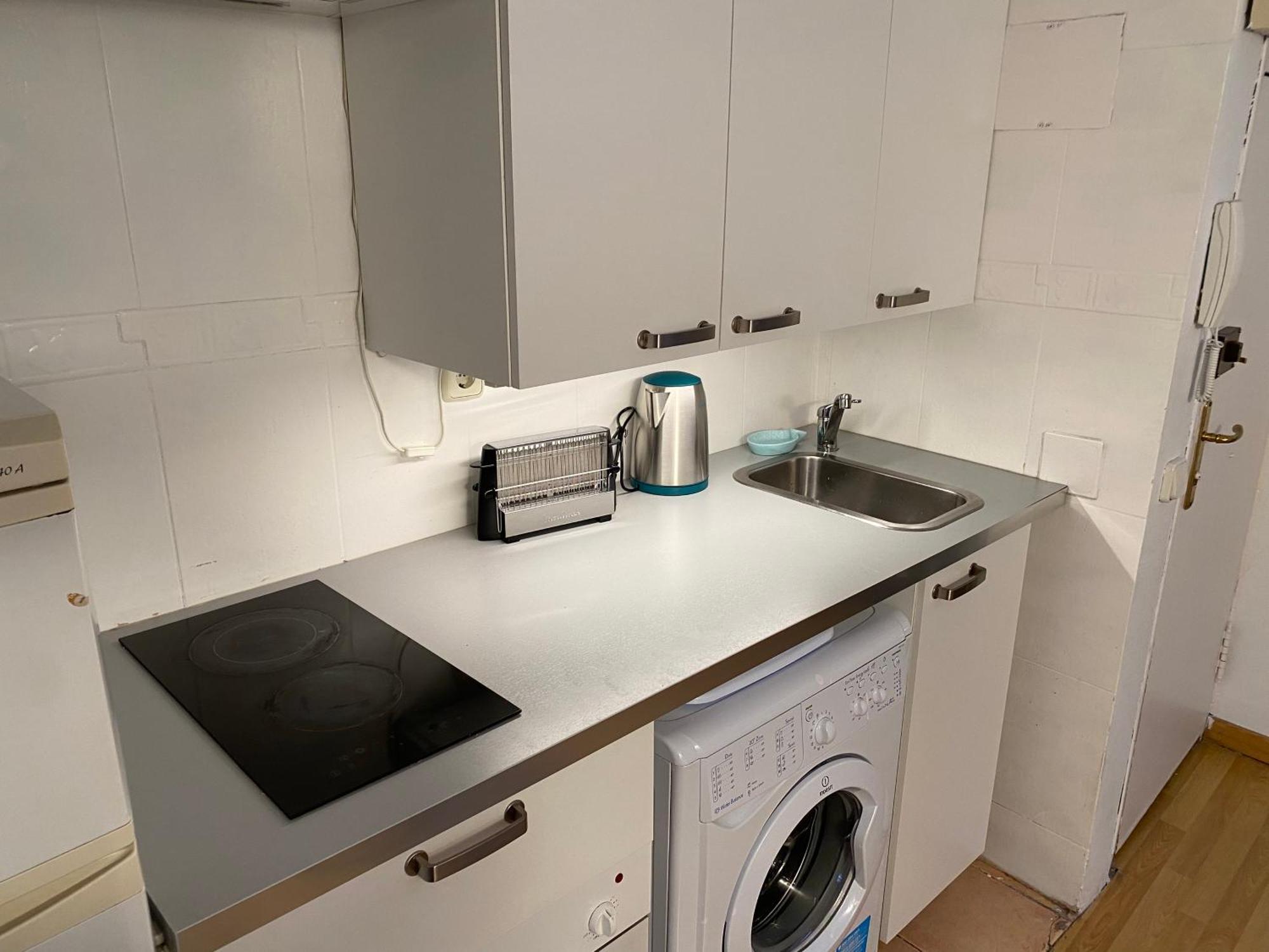 San Bernabe, Apartamento Para 2 En Las Vistillas Junto A Metro Puerta De Toledo Madrid Eksteriør bilde